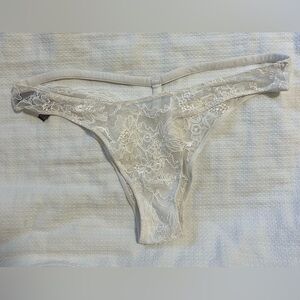 Elegant Lace Women's Intimate in White